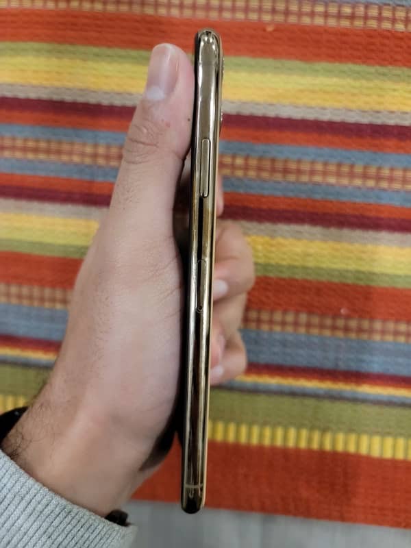 iPhone 11 Pro Max 256GB Gold PTA Approved 6