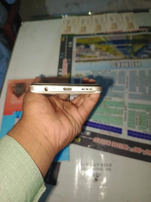 Tecno common 18t all ok with box good condition 3