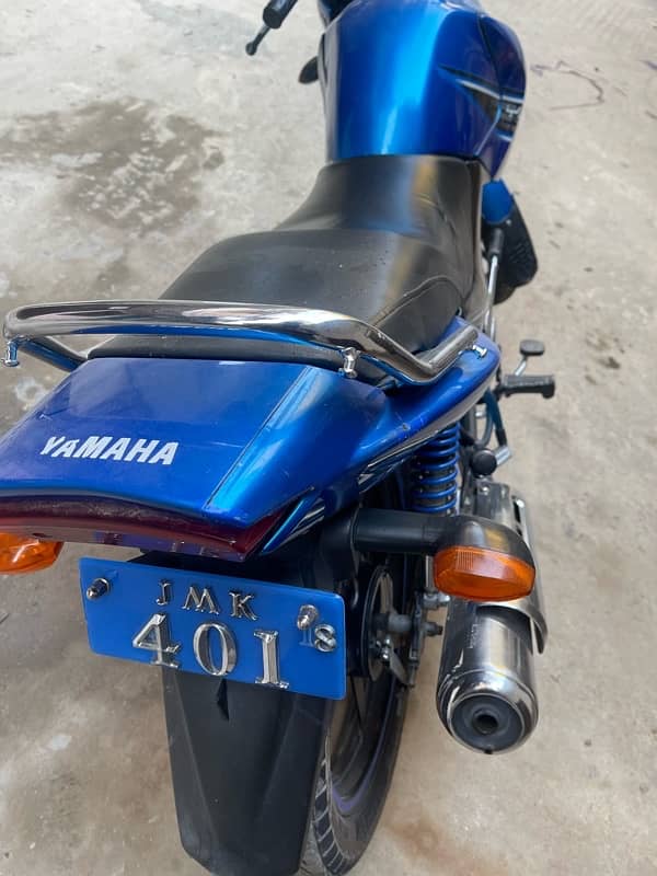 YBR 125 Yamaha 6