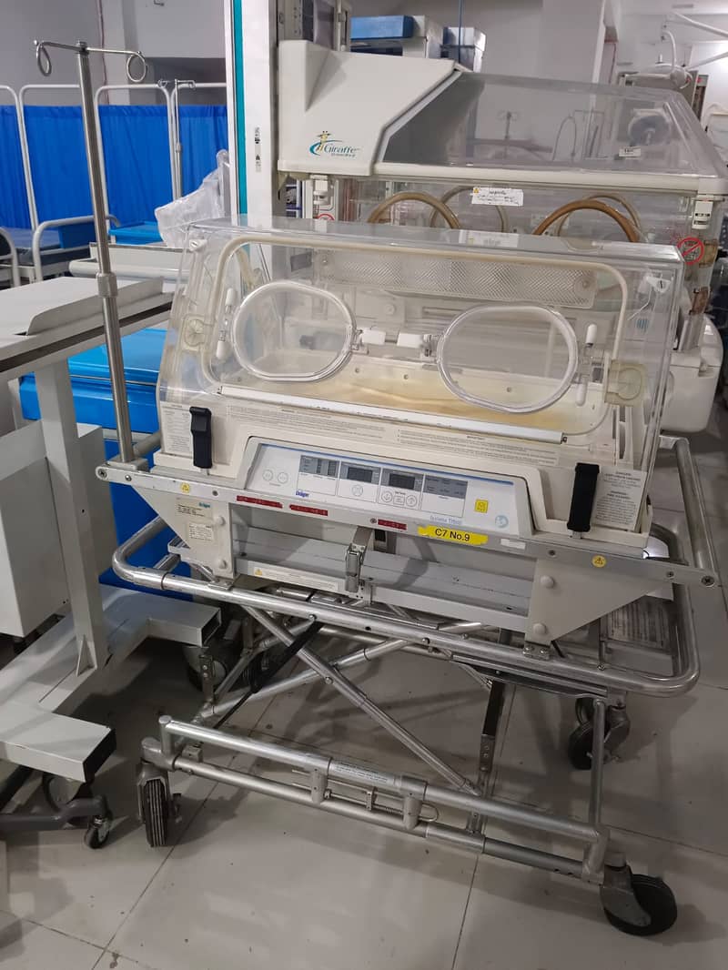 Imported/ Local Baby Incubator, Infant Baby Warmer, Resuscitation unit 3