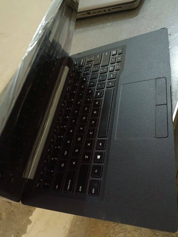 Dell 7400 i5 8th Generation 3