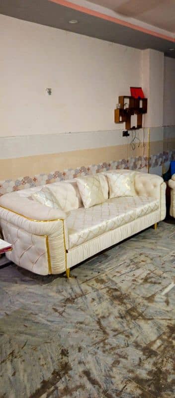 luxury  chesterfield sofa set 6 seater 15000 per seat 17