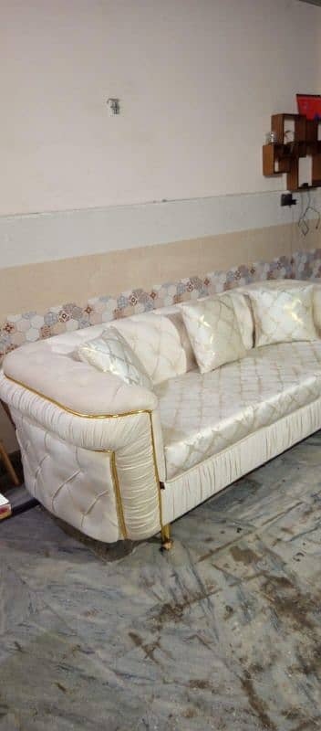 luxury  chesterfield sofa set 6 seater 15000 per seat 18