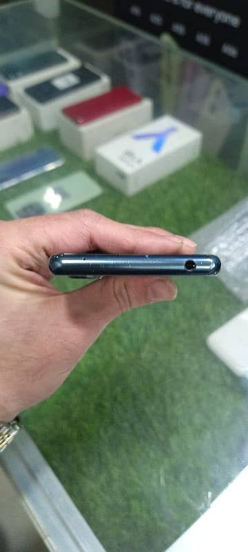 Sony Xperia 5 Mark 2.8/128. NON PTA. condition 8/10. waterpack 4