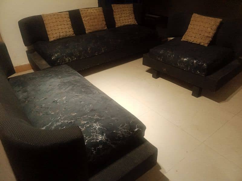 slightly used sofa set 3 2 1 seater call 03124049200 4