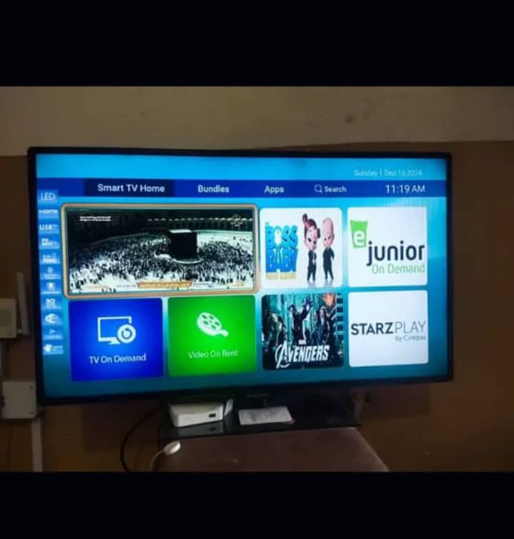 Samsung Smart  LED 42 inch 1