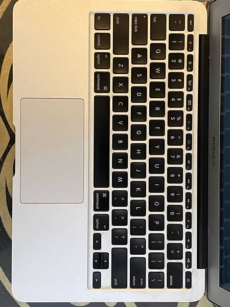 Macbook Air macOS High Sierra Version 5