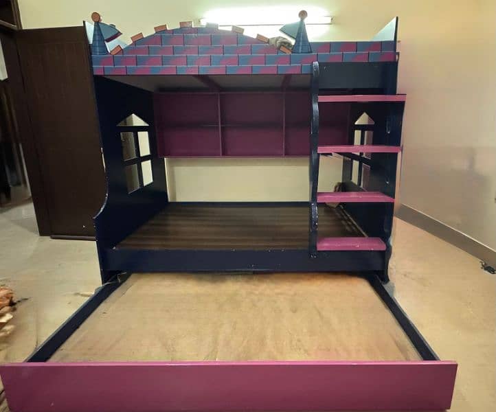 Bed and study table for sale 8