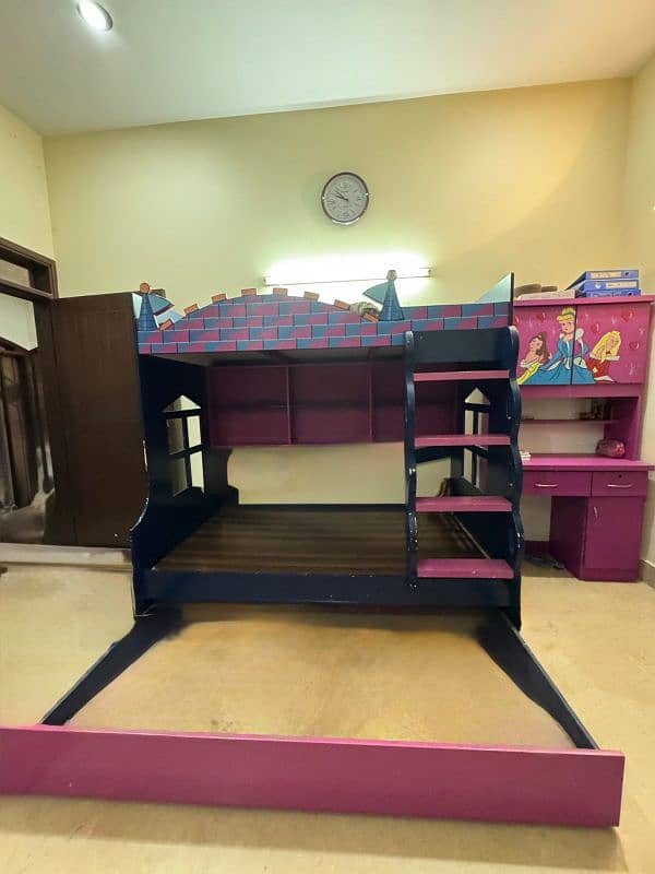 Bed and study table for sale 9