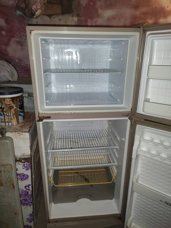 dawlance fridge 1