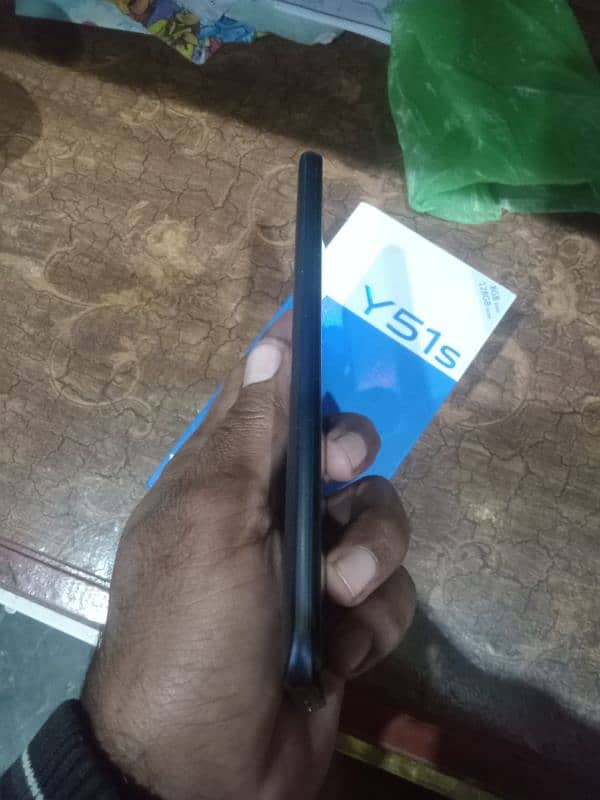 vivo y51s with box no charger 6