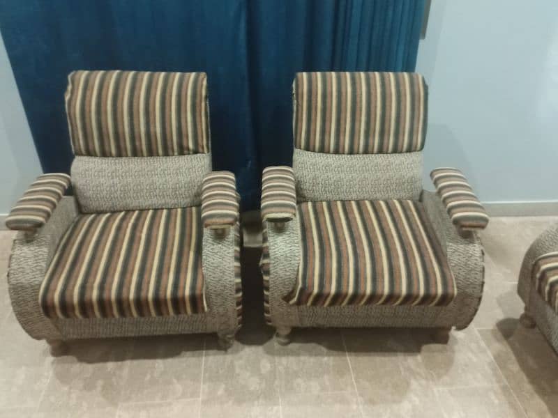 5 seater sofa set in excellent condition 0