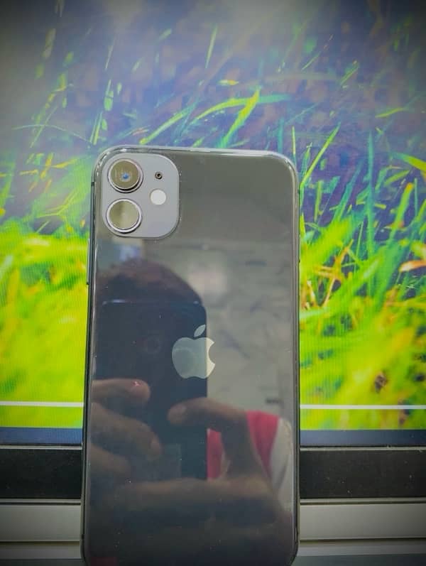 IPHONE 11 non PTA front glass brake but face id and front ok 1