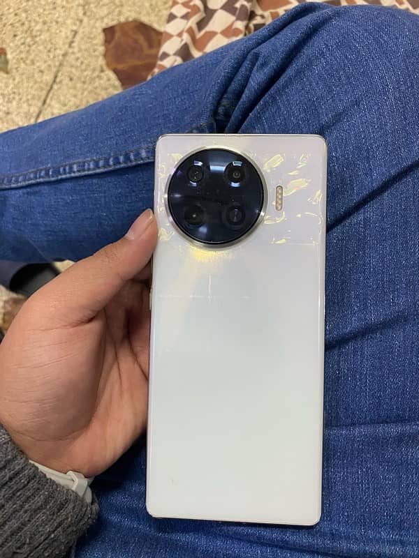 tecno spark 20 pro plus 5