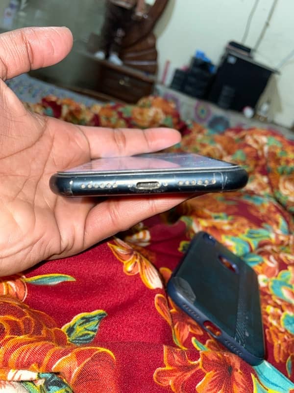 iPhone XR black Colour 1