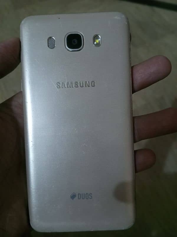 Samsung J7 Dual Sim Gold color for Sale. 0