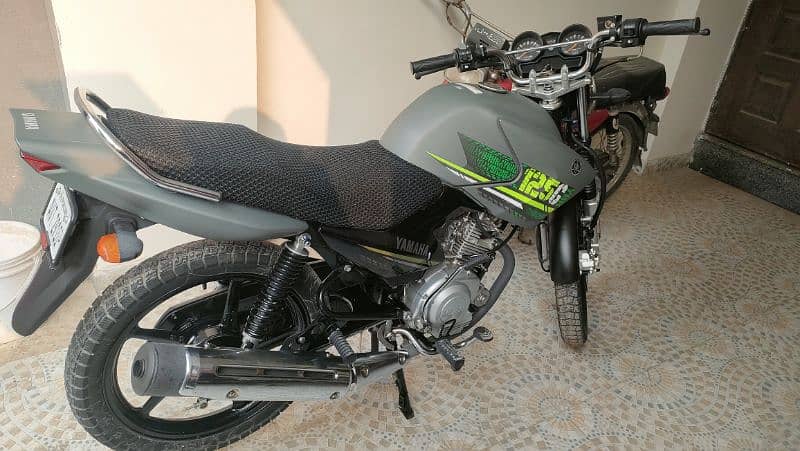 Yamaha YBR125G 0