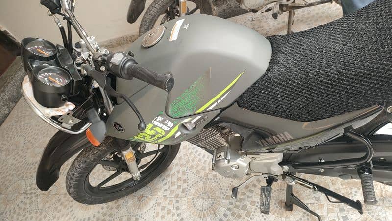 Yamaha YBR125G 3