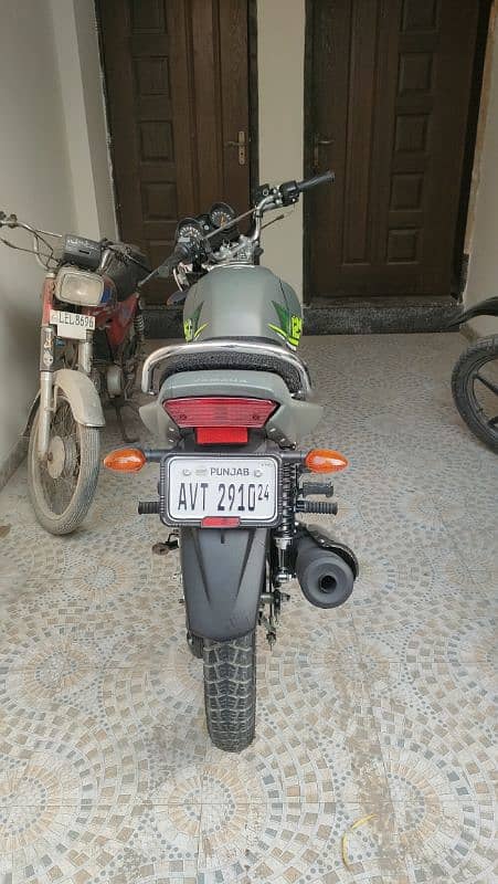 Yamaha YBR125G 4