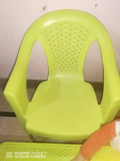 Plastic chairs and table for sale (Wings)