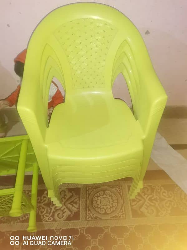 Plastic chairs and table for sale (Wings) 3