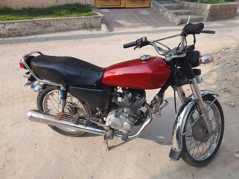 honda 125 lush condition urgent sale only 70k 1