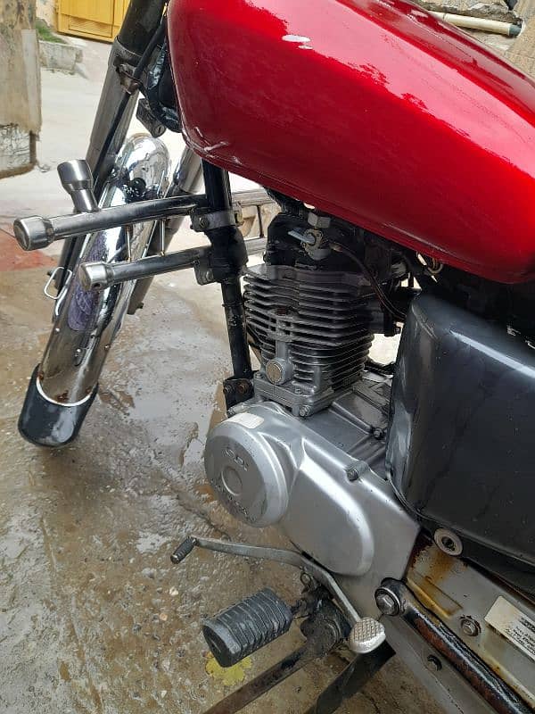 honda 125 lush condition urgent sale only 70k 4