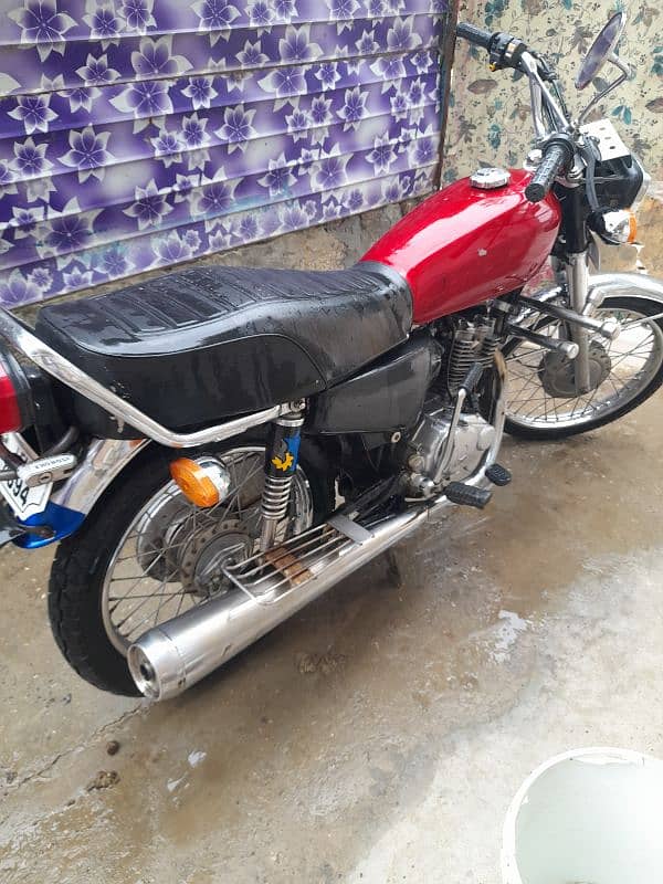 honda 125 lush condition urgent sale only 70k 6