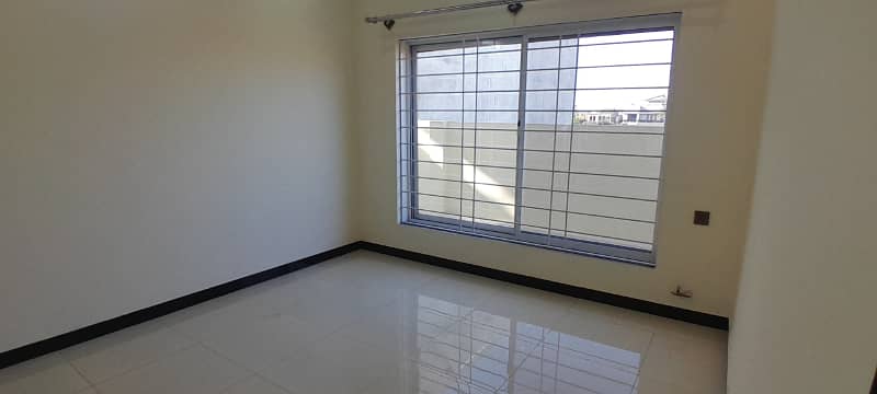 10 Marla | Brand new House for Rent | Ground Floor 6