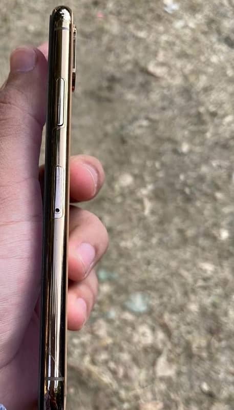 iPhone XS non pta gold colour urgent sale 1