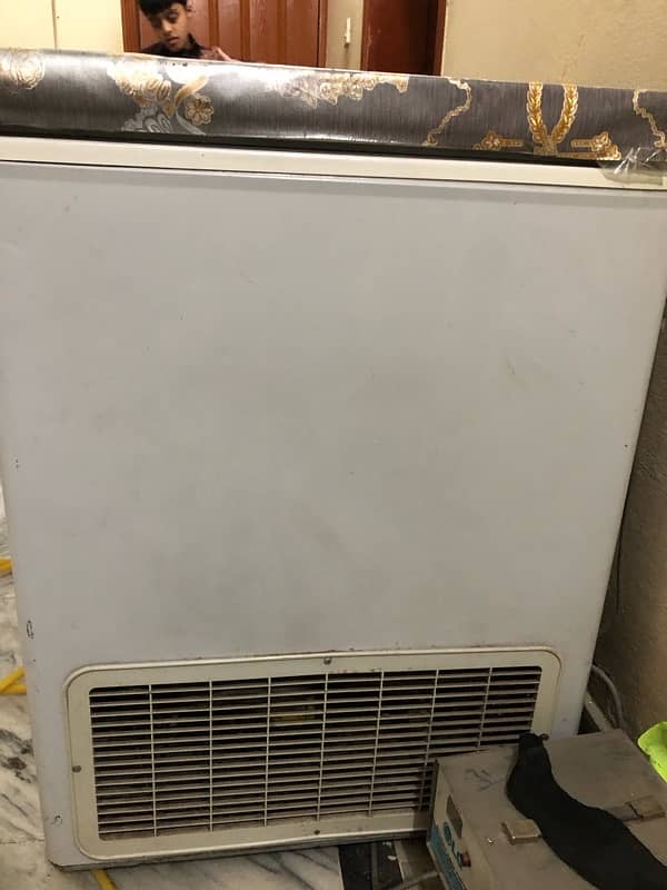 Dawlance double door freezer 1