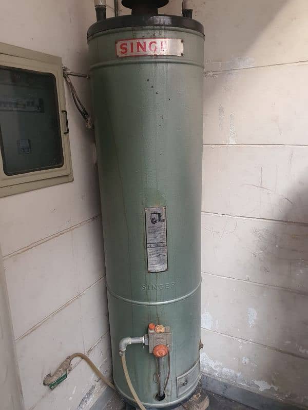 Perfectly Working Singer 35 Gallon Geyser 2