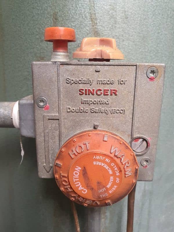 Perfectly Working Singer 35 Gallon Geyser 6