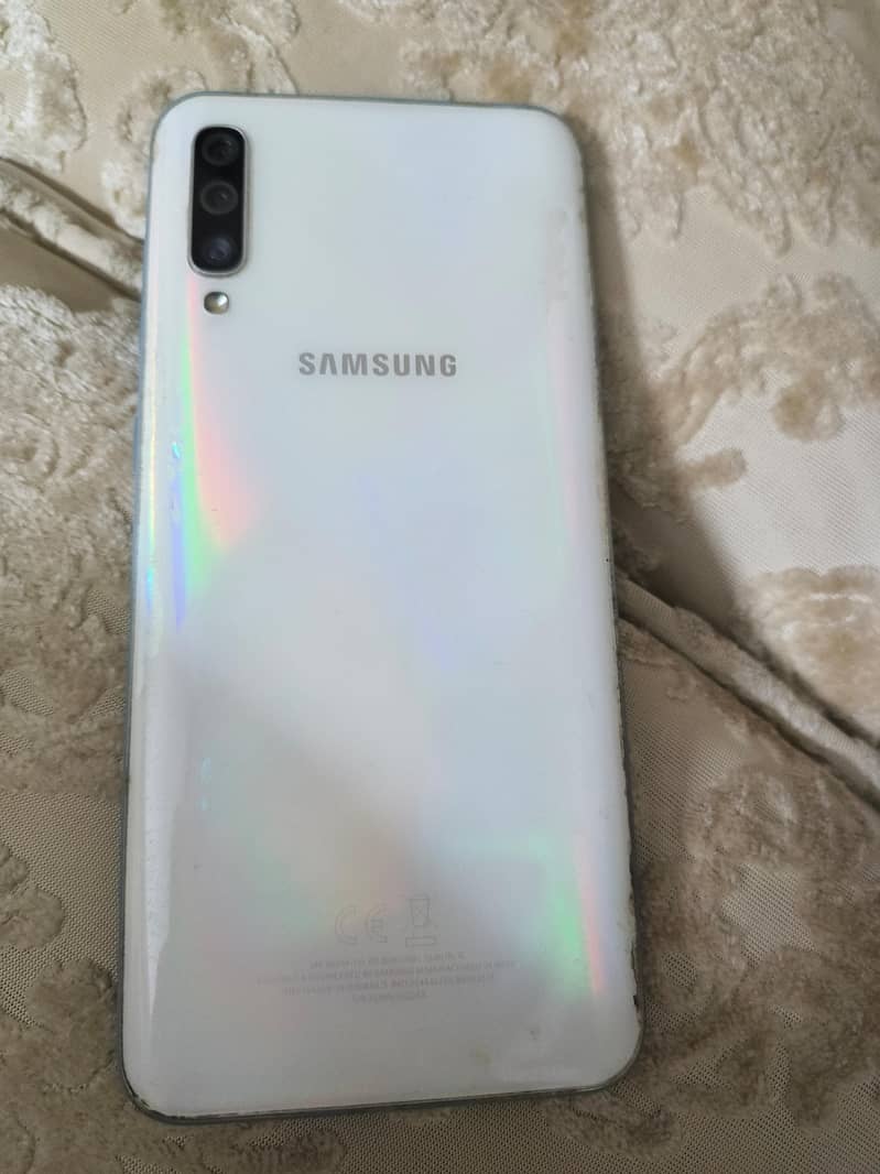 Samsung Mobile A50 4