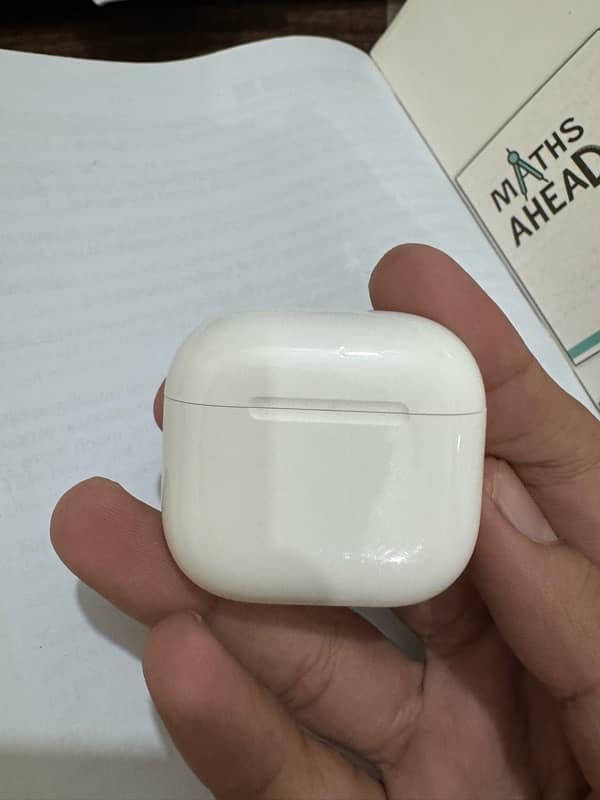 Apple airpods 4 anc with box 5