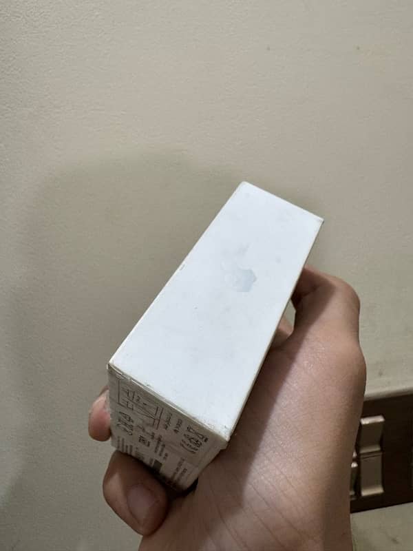 Apple airpods 4 anc with box 6