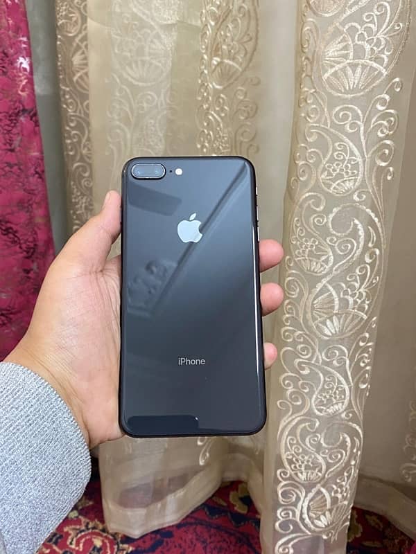 iPhone 8 Plus 0