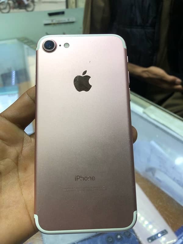 I phone 7 non pta 32gb battry health 100% 03047872142 1