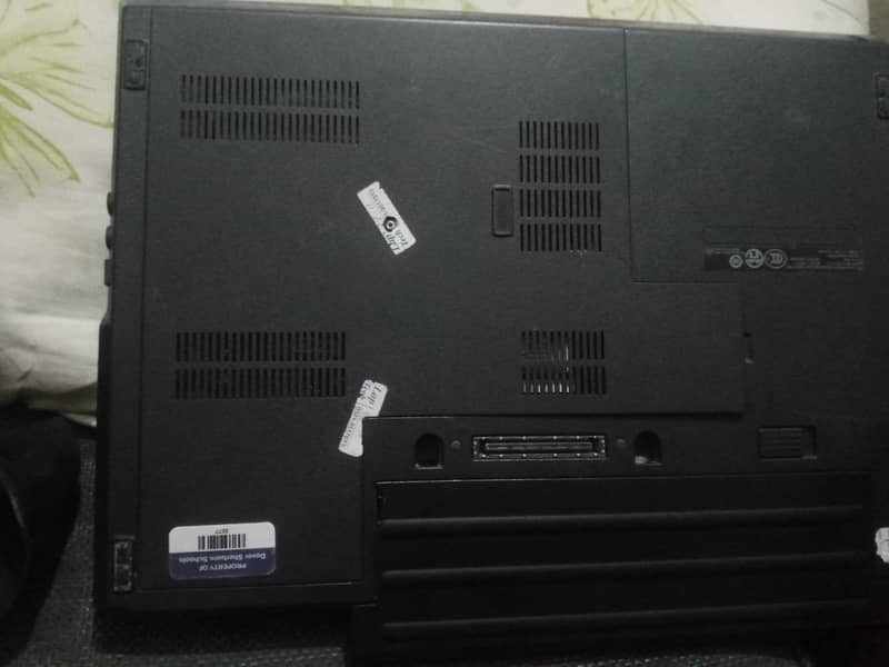 Dell i5 first generation used 2 GB ram battery perfect speakers are de 2