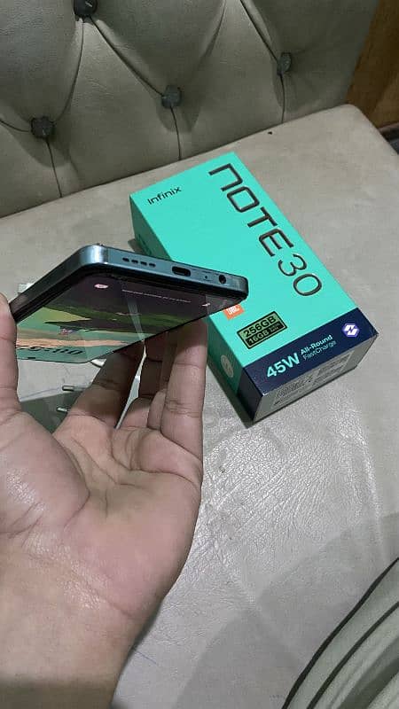 Infinix Note 30 (16 GB 256 GB) 4