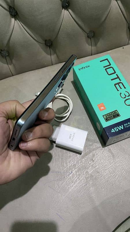 Infinix Note 30 (16 GB 256 GB) 5