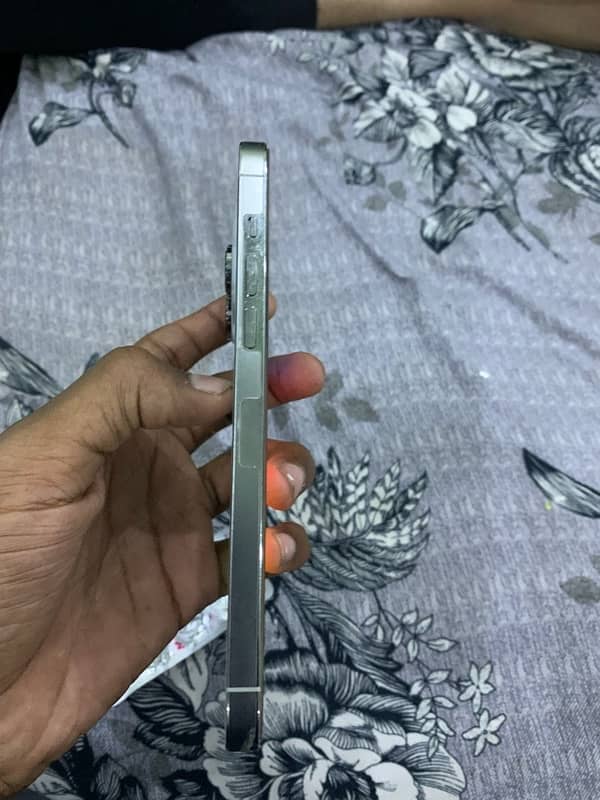 all okay jv iPhone 14 Pro Max box wala 10by 10by 2