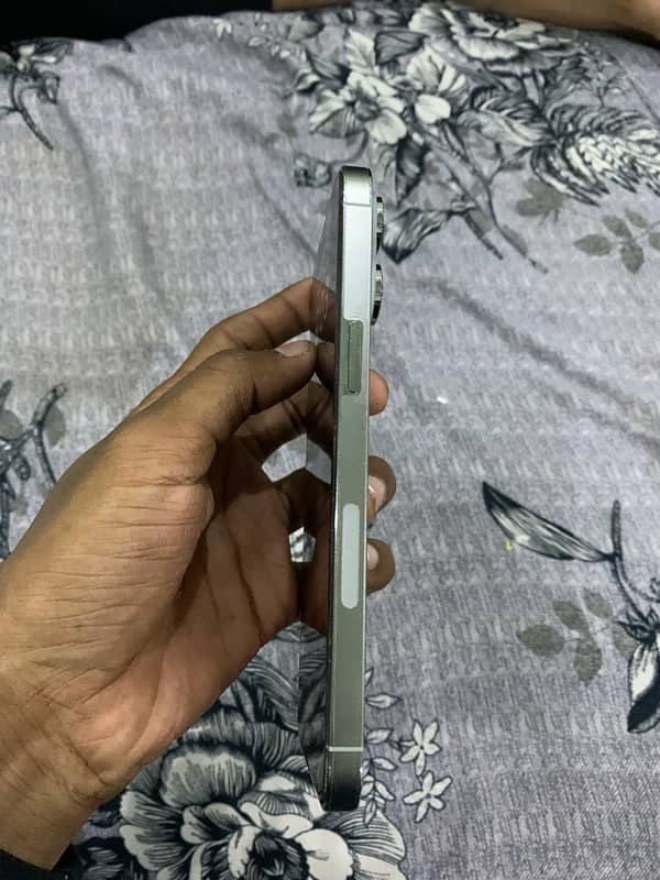 all okay jv iPhone 14 Pro Max box wala 10by 10by 3