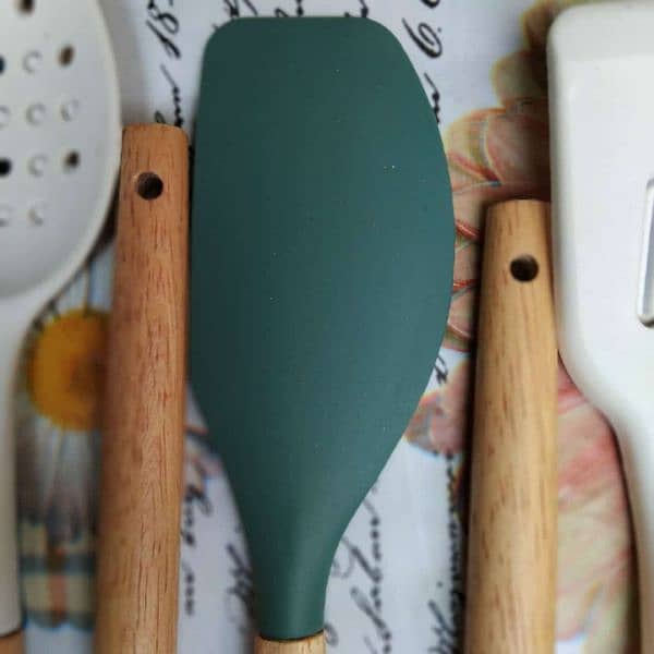 Different shapes nonstick spoons 3