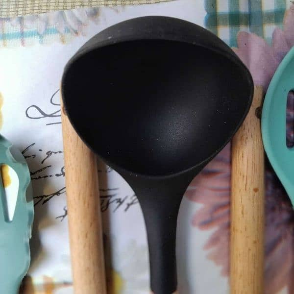 Different shapes nonstick spoons 4