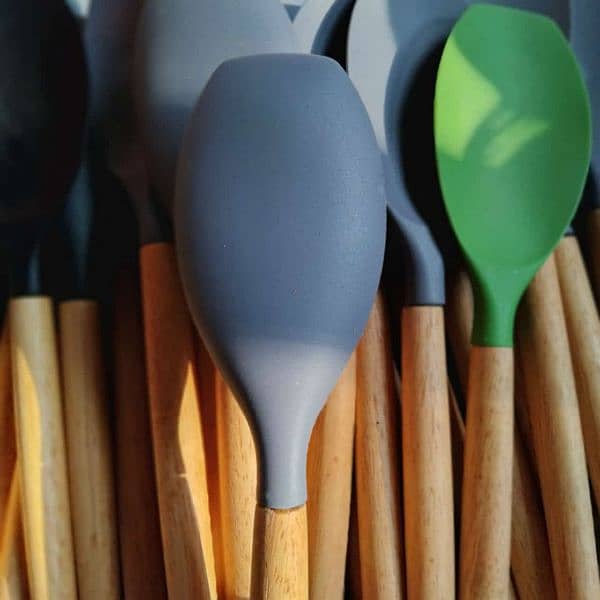 Different shapes nonstick spoons 12