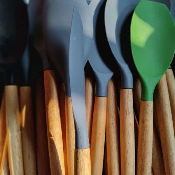 Different shapes nonstick spoons 13