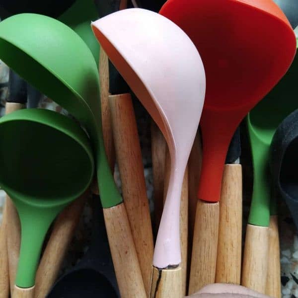 Different shapes nonstick spoons 15