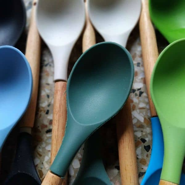 Different shapes nonstick spoons 18