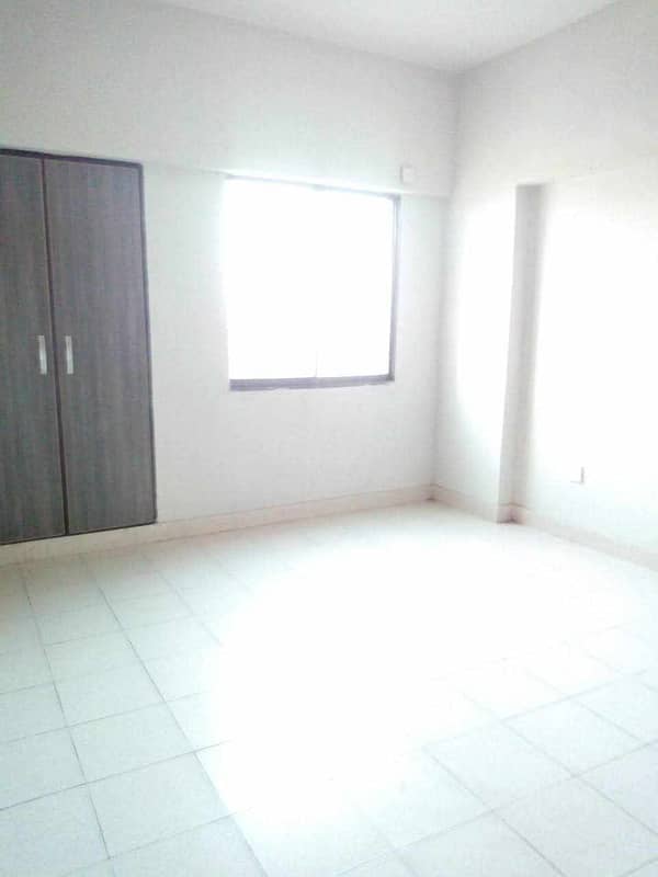 2 Bed DD Well Maintained Apartment 3